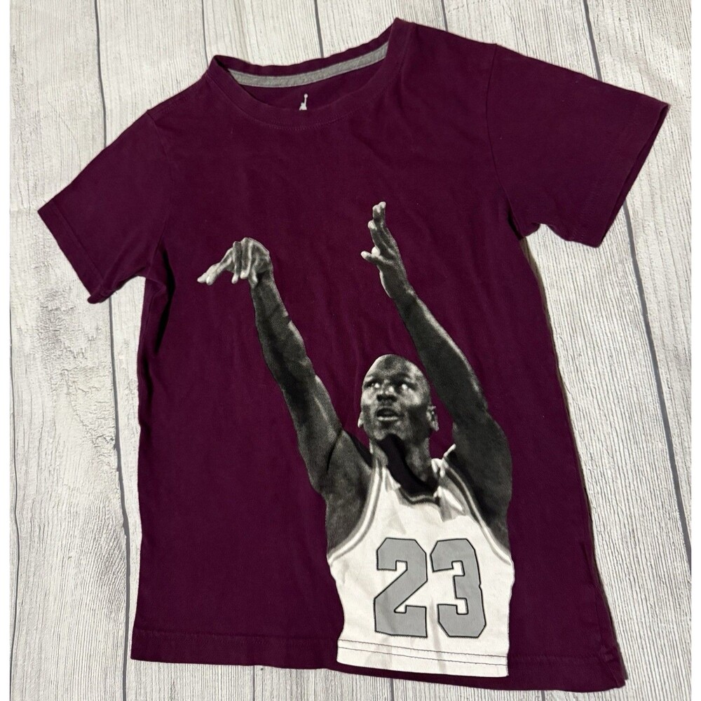 Nike Air Jordan Michael Jordan Basketball Shot T Shirt Youth Size Small 8-10 Red